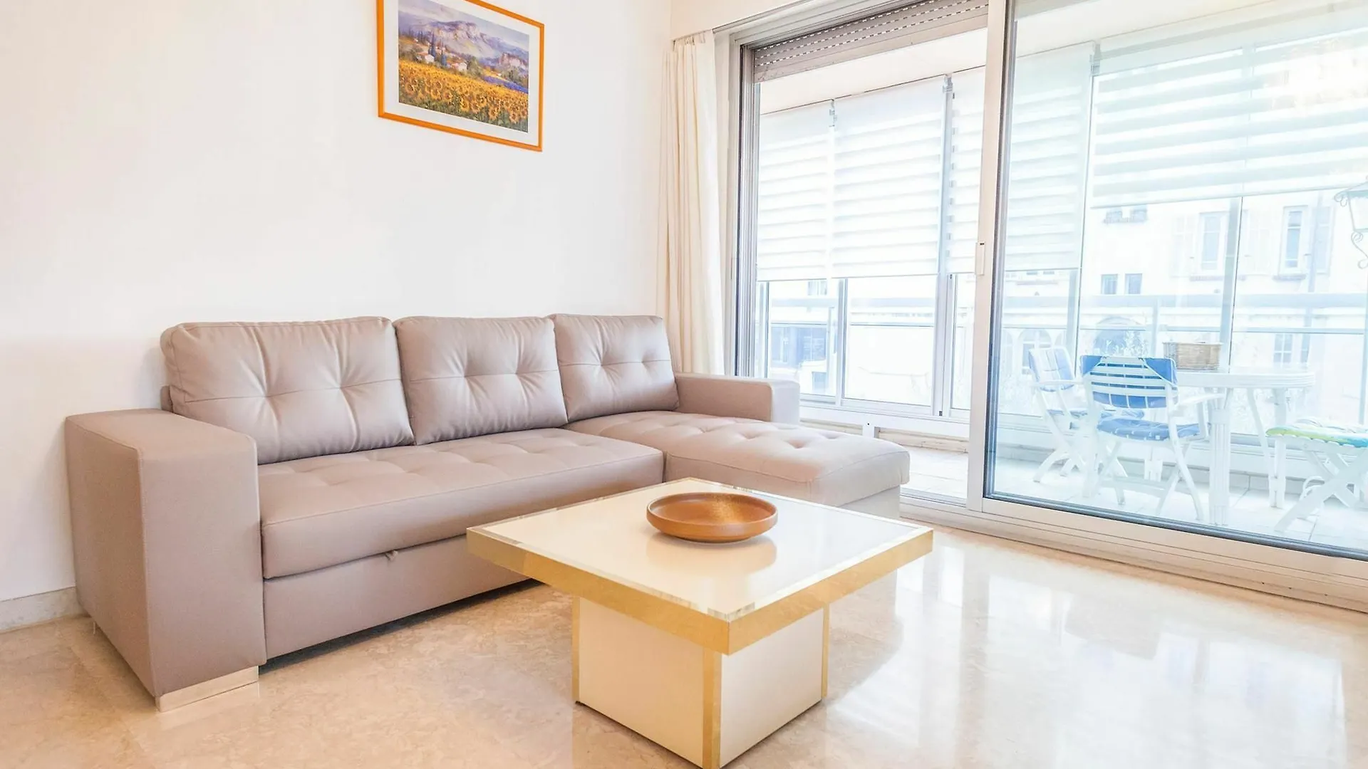 11 Alexandre III Apartment 2 Cannes 0*,